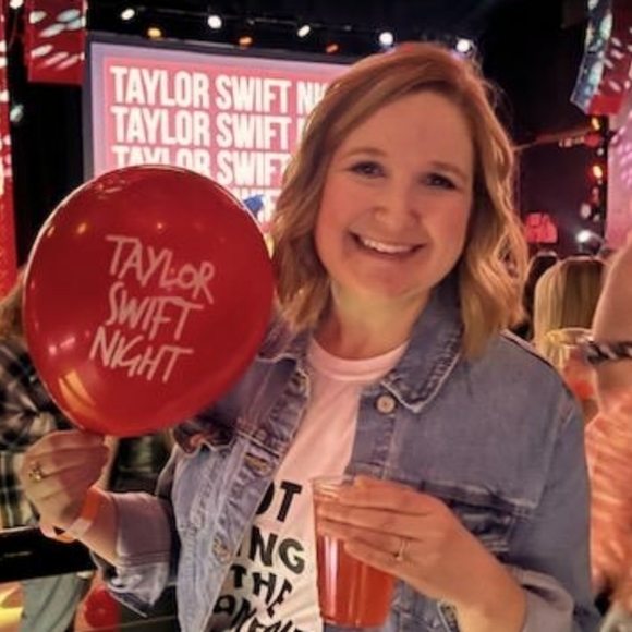 Meet your Posher, Jessica - Picture 1 of 1